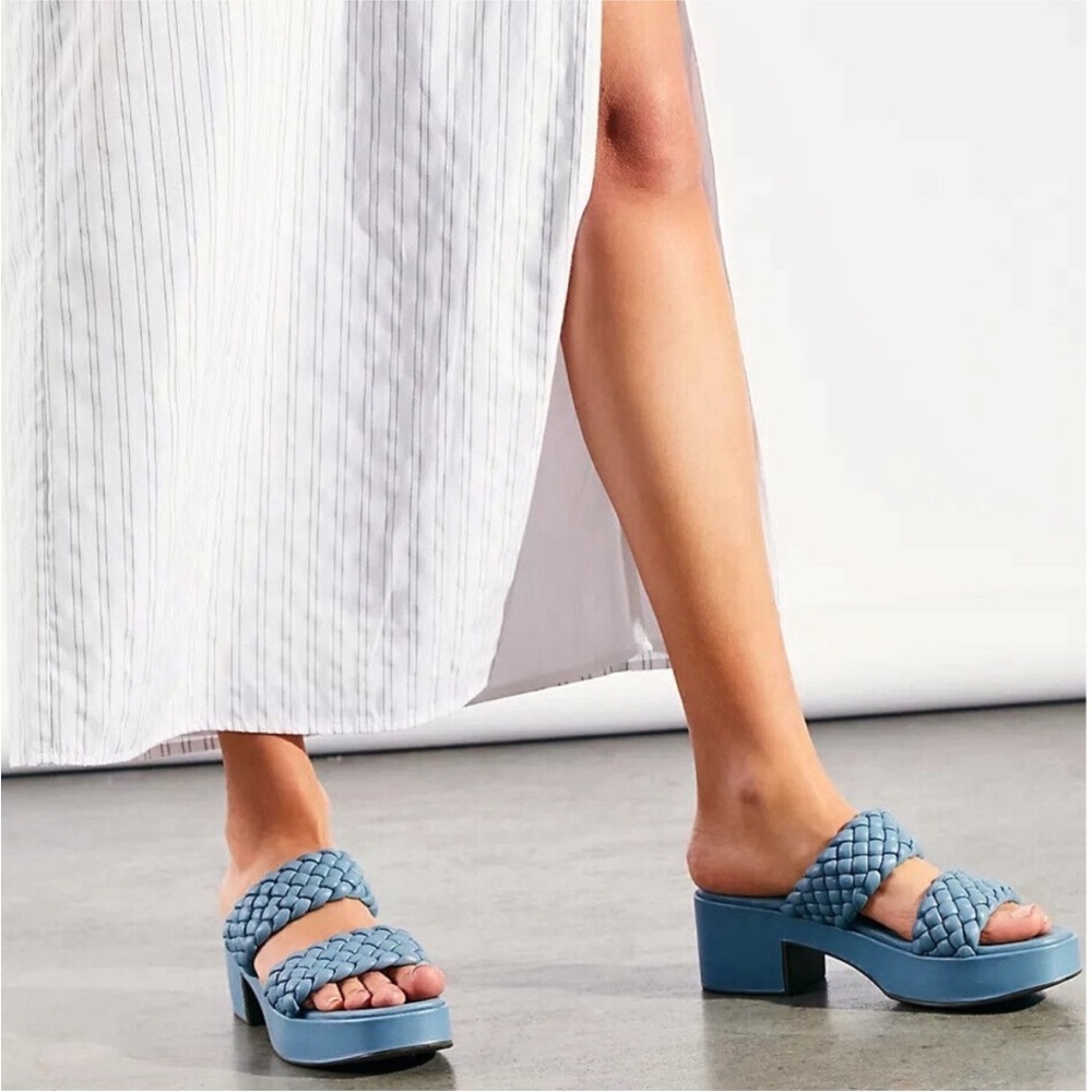 {Seychelles} Anthropologie Novelty Leather Sandals Powder Blue Size 9 EUC